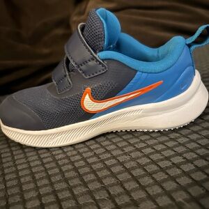 Boys Nike sneakers size 8